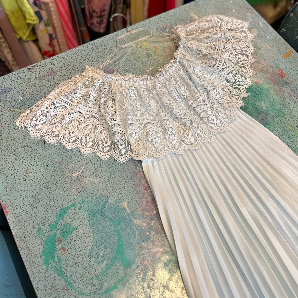 70s Lace Gown - Picture 2 of 14